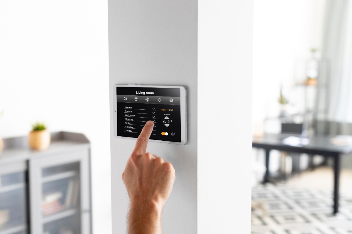 Service worker testing smart home system